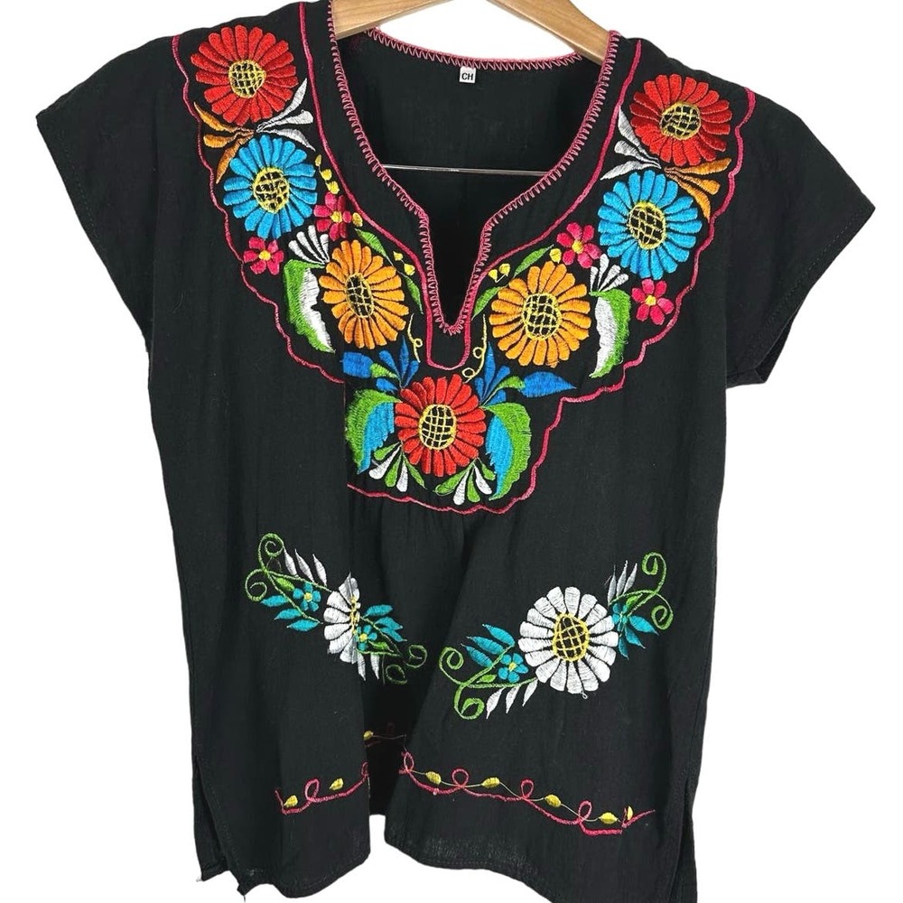 Mexican Artisan made black embroidered Boho blouse small short sleeve